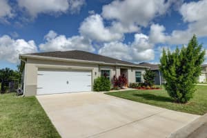 5243 Oakland Lake Cir, Fort Pierce, FL 34951, Sold 09/30/21
