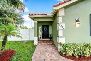 3401 Elizabeth Pl N, Palm Springs, FL 33461, Sold 10/07/21