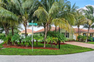 3401 Elizabeth Pl N, Palm Springs, FL 33461, Sold 10/07/21