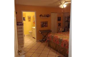 5407 Twin Oakes Rd, Lake Worth, FL 33463, Sold 09/21/21