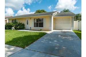 5974 Ithaca Cir W, Lake Worth, FL 33463, Sold 11/09/21