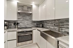 2851 S Ocean Blvd e3, Boca Raton, FL 33432, Sold 11/12/21