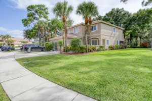 4663 Pinemore Ln, Lake Worth, FL 33463, Sold 10/15/21