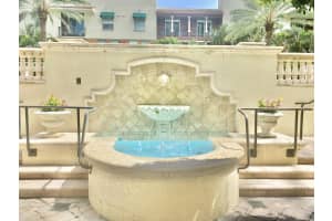 MLS# R10736275, West Palm Beach, Florida 33401