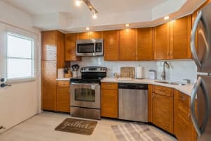 1 Harbourside Dr, Delray Beach, FL 33483, Sold 11/30/21