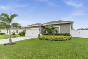 5337 Oakland Lake Cir, Fort Pierce, FL 34951, Sold 09/15/21