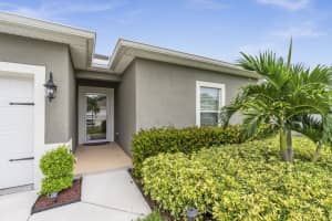 5337 Oakland Lake Cir, Fort Pierce, FL 34951, Sold 09/15/21
