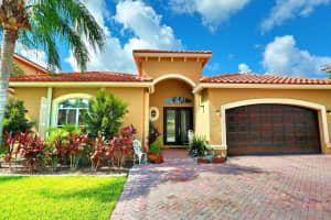 6976 Houlton Cir, Lake Worth, FL 33467, Sold 09/28/21