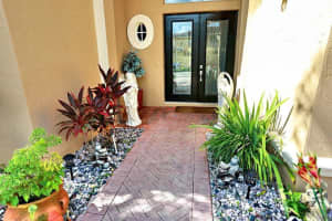 6976 Houlton Cir, Lake Worth, FL 33467, Sold 09/28/21