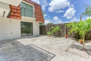 6444 Red Pine Ln, Greenacres, FL 33415, Sold 09/24/21