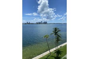 301 Lake Shore Dr, Lake Park, FL 33403, Sold 12/07/21