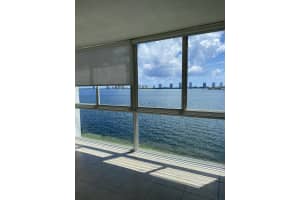 301 Lake Shore Dr, Lake Park, FL 33403, Sold 12/07/21
