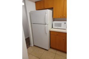 411 Executive Center Dr, West Palm Beach, FL 33401, Sold 09/10/21