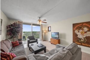 470 Executive Center Dr #5m, West Palm Beach, FL 33401, Sold 09/15/21