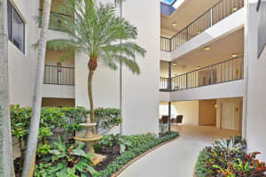1660 12 Oaks Way, North Palm Beach, FL 33408, Sold 09/15/21