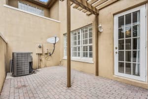 2409 NW 7th St, Boynton Beach, FL 33426, Sold 09/27/21