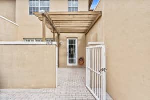 2409 NW 7th St, Boynton Beach, FL 33426, Sold 09/27/21