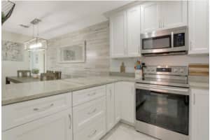 303 Miramar Ln, Palm Beach Gardens, FL 33410, Sold 09/15/21