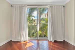 630 S Sapodilla Ave, West Palm Beach, FL 33401, Sold 11/06/21