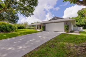 2530 NE Pinecrest Lakes Blvd, Jensen Beach, FL 34957, Sold 01/24/22