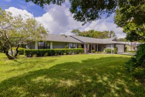 2530 NE Pinecrest Lakes Blvd, Jensen Beach, FL 34957, Sold 01/24/22