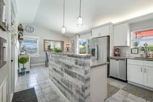 601 NW 10th Ct, Boynton Beach, FL 33426, Sold 09/17/21