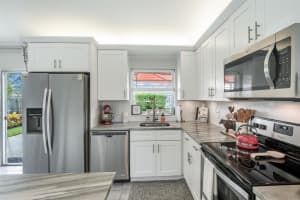 601 NW 10th Ct, Boynton Beach, FL 33426, Sold 09/17/21