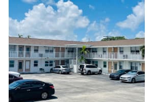 810 Lake Shore Dr, Lake Park, FL 33403, Sold 10/04/21