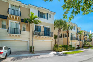 669 NW 38th Cir, Boca Raton, FL 33431, Sold 10/08/21