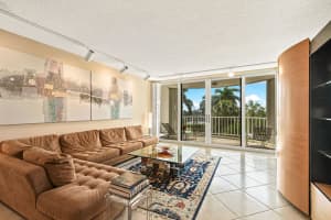 2295 S Ocean Blvd, Palm Beach, FL 33480, Sold 11/19/21