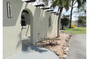 7203 Oakmont Dr, Lake Worth, FL 33467, Sold 10/15/21