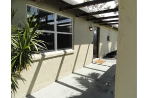 7203 Oakmont Dr, Lake Worth, FL 33467, Sold 10/15/21