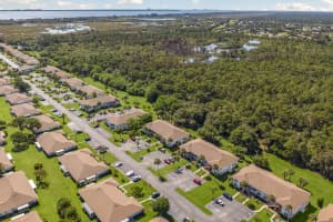 1207 S Lakes End Dr, Fort Pierce, FL 34982, Sold 11/08/21