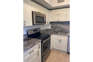 300 NE 20th St, Boca Raton, FL 33431, Sold 09/22/21