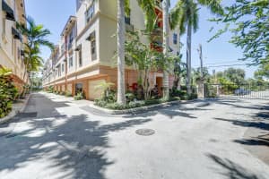 1033 NE 17th Way, Fort Lauderdale, FL 33304, Sold 10/07/21