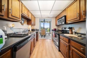 859 Jeffery St, Boca Raton, FL 33487, Sold 12/07/21