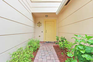5326 SE Mitchell Ln, Stuart, FL 34997, Sold 01/07/22