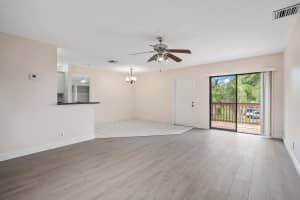 36 N Crossings Cir, Boynton Beach, FL 33435, Sold 09/30/21