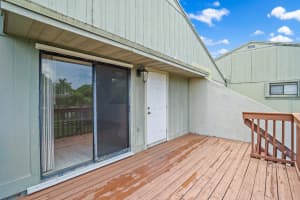 36 N Crossings Cir, Boynton Beach, FL 33435, Sold 09/30/21