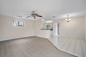 36 N Crossings Cir, Boynton Beach, FL 33435, Sold 09/30/21