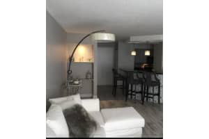 6917 Collins Ave, Miami Beach, FL 33141, Sold 12/13/21