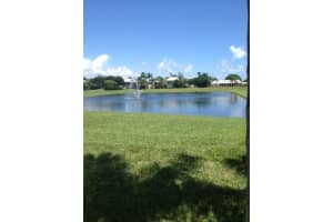 36 N Crossings Cir, Boynton Beach, FL 33435, Sold 10/06/21