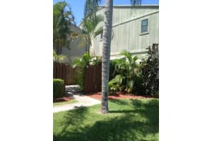 36 N Crossings Cir, Boynton Beach, FL 33435, Sold 10/06/21