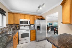 100 Waterway Dr S, Lantana, FL 33462, Sold 10/19/21