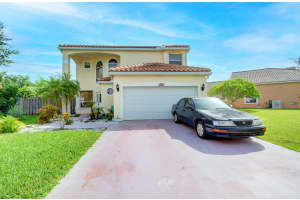 124 Woodlake Cir, Greenacres, FL 33463, Sold 09/27/21