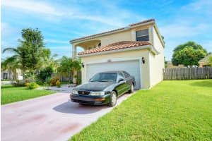124 Woodlake Cir, Greenacres, FL 33463, Sold 09/27/21
