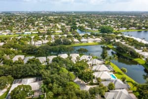 2019 Bedford Dr, Palm Beach Gardens, FL 33403, Sold 10/27/21
