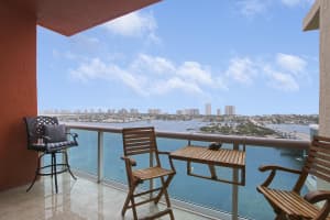 2650 Lake Shore Dr, Riviera Beach, FL 33404, Sold 10/04/21