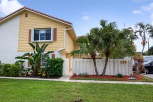 113 Seabreeze Cir, Jupiter, FL 33477, Sold 11/05/21