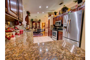 646 White Water Dr, West Palm Beach, FL 33413, Sold 11/01/21